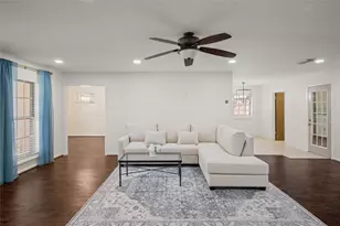 1906 Spillers Ln, Houston, TX 77043 - Photo 11