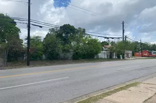 204 S 75th St, Houston, TX 77011 - Photo 11