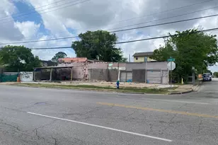 204 S 75th St, Houston, TX 77011 - Photo 3