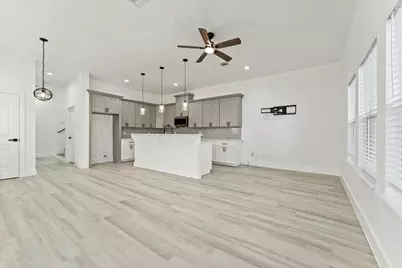 727 E 37th Street, Houston, TX 77022 - Photo 13