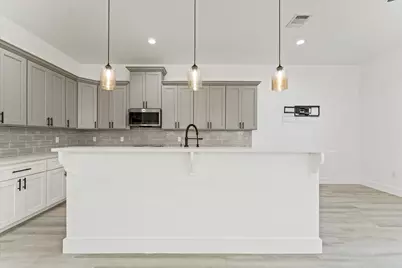 727 E 37th Street, Houston, TX 77022 - Photo 15