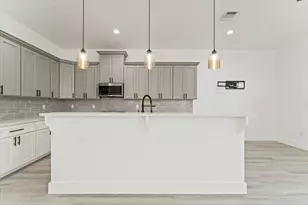 727 E 37th St, Houston, TX 77022 - Photo 15