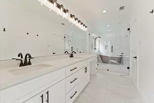 727 E 37th St, Houston, TX 77022 - Photo 33