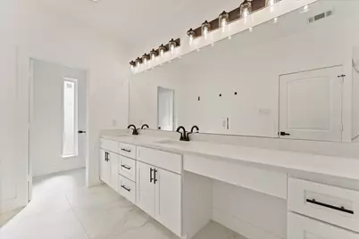 727 E 37th Street, Houston, TX 77022 - Photo 35