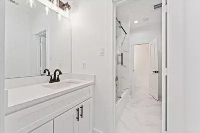 727 E 37th Street, Houston, TX 77022 - Photo 23