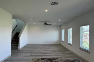 945 Elliott Dr, Nome, TX 77629 - Photo 5