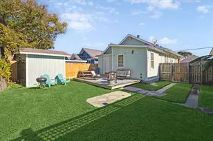 2411 37th St, Galveston, TX 77550 - Photo 21