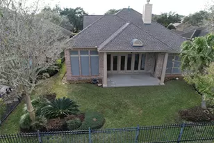 8715 Rippling Water Dr, Sugar Land, TX 77479 - Photo 29