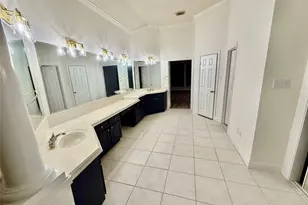 8715 Rippling Water Dr, Sugar Land, TX 77479 - Photo 23