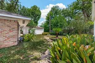 8507 Langdon Ln, Houston, TX 77036 - Photo 39