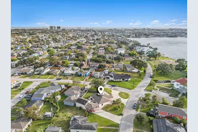 1310 Bayou Shore Drive, Galveston, TX 77551 - Photo 43