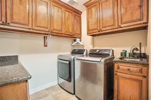 1310 Bayou Shore Dr, Galveston, TX 77551 - Photo 23