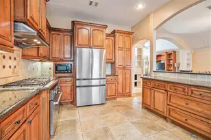 1310 Bayou Shore Dr, Galveston, TX 77551 - Photo 3