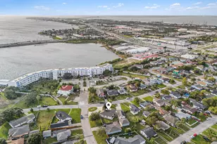 1310 Bayou Shore Dr, Galveston, TX 77551 - Photo 45