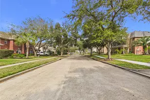 308 Shore Breeze Ln, League City, TX 77573 - Photo 47