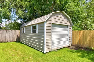 8511 Honeysuckle St, Highlands, TX 77562 - Photo 41