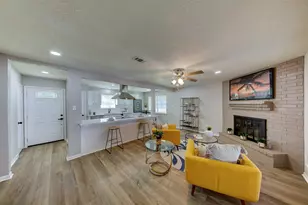 8511 Honeysuckle St, Highlands, TX 77562 - Photo 15