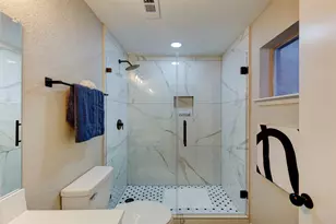 8511 Honeysuckle St, Highlands, TX 77562 - Photo 25