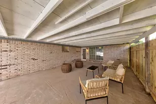 8511 Honeysuckle St, Highlands, TX 77562 - Photo 37