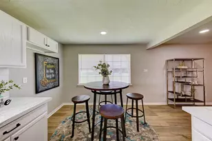 8511 Honeysuckle St, Highlands, TX 77562 - Photo 11