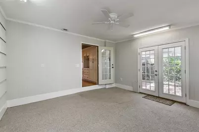 22 Lyncrest Drive, Galveston, TX 77550 - Photo 9