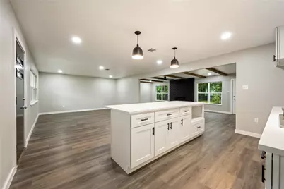 320 Burnett Drive, Baytown, TX 77520 - Photo 5