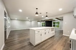 320 Burnett Dr, Baytown, TX 77520 - Photo 5