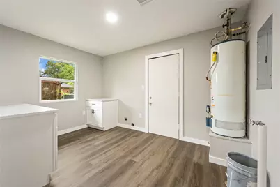 320 Burnett Drive, Baytown, TX 77520 - Photo 21