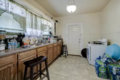 1308 Hughes Street, Houston, TX 77023 - Photo 7