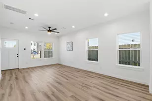 7958 Henson St, Houston, TX 77028 - Photo 17