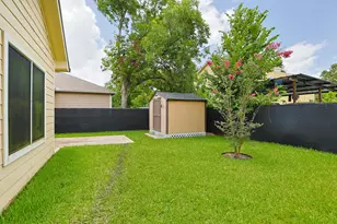 7985 St Louis St, Houston, TX 77028 - Photo 35