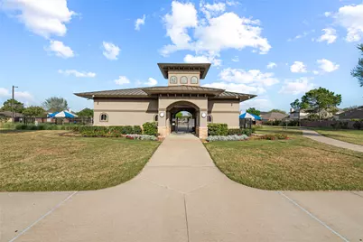 13301 Misting Falls Lane, Pearland, TX 77584 - Photo 33