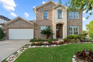 13301 Misting Falls Ln, Pearland, TX 77584 - Photo 3