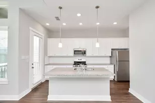 705 Strawberry Pines Ct, Houston, TX 77009 - Photo 3