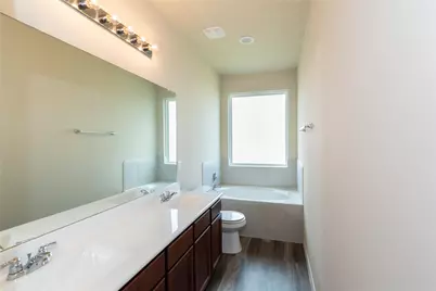 9522 Yellow Rose Drive, Texas City, TX 77591 - Photo 11