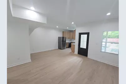 8101 Venus Street #B, Houston, TX 77088 - Photo 5