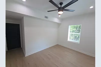 8101 Venus Street #B, Houston, TX 77088 - Photo 9