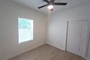 8101 Venus St, Houston, TX 77088 - Photo 15