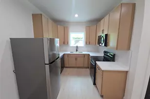 8101 Venus St, Houston, TX 77088 - Photo 3