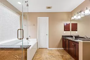 10306 Logan Bridge Ln, Sugar Land, TX 77498 - Photo 11