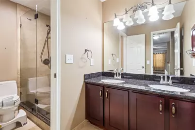 10306 Logan Bridge Lane, Sugar Land, TX 77498 - Photo 19
