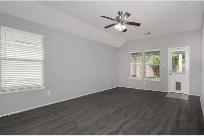 139 S Vesper Bend Circle, The Woodlands, TX 77382 - Photo 5
