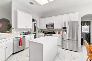 10414 Raybrook Ln, Houston, TX 77089 - Photo 11