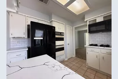 9206 Sharpview Drive, Houston, TX 77036 - Photo 13