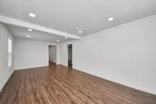 1015 E 32nd St, Houston, TX 77022 - Photo 7