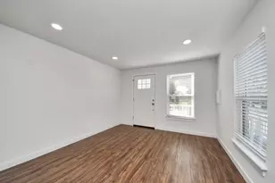 1015 E 32nd St, Houston, TX 77022 - Photo 3
