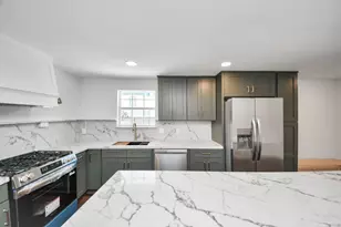 1015 E 32nd St, Houston, TX 77022 - Photo 11