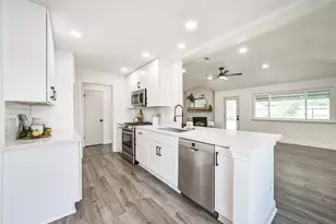 905 River Creek Dr, La Porte, TX 77571 - Photo 15