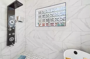 203 Las Brisas St, Kemah, TX 77565 - Photo 25