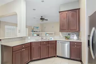 179 Greenridge Cir, League City, TX 77573 - Photo 11